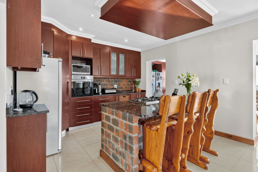 6 Bedroom Property for Sale in Olive Grove Western Cape
